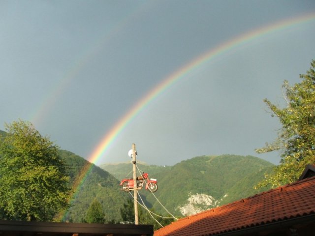 potem pa nas je razveselila mavrica, pravzaprav kar dve